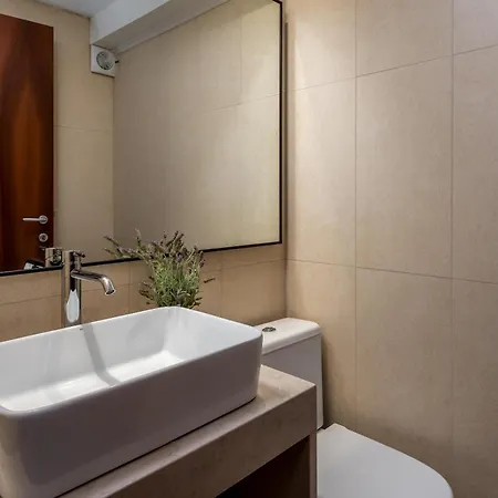 3 Roses Vila Afantou