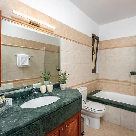 3 Roses Villa