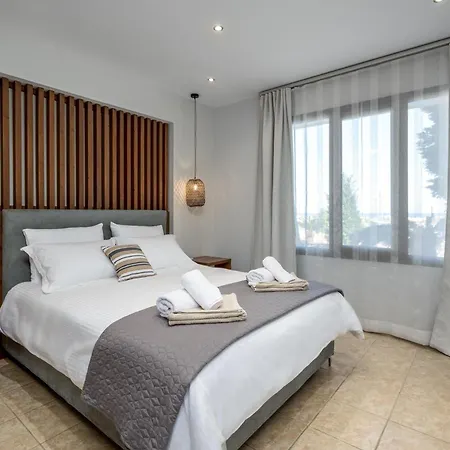 3 Roses Villa *
