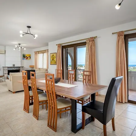 3 Roses Villa *